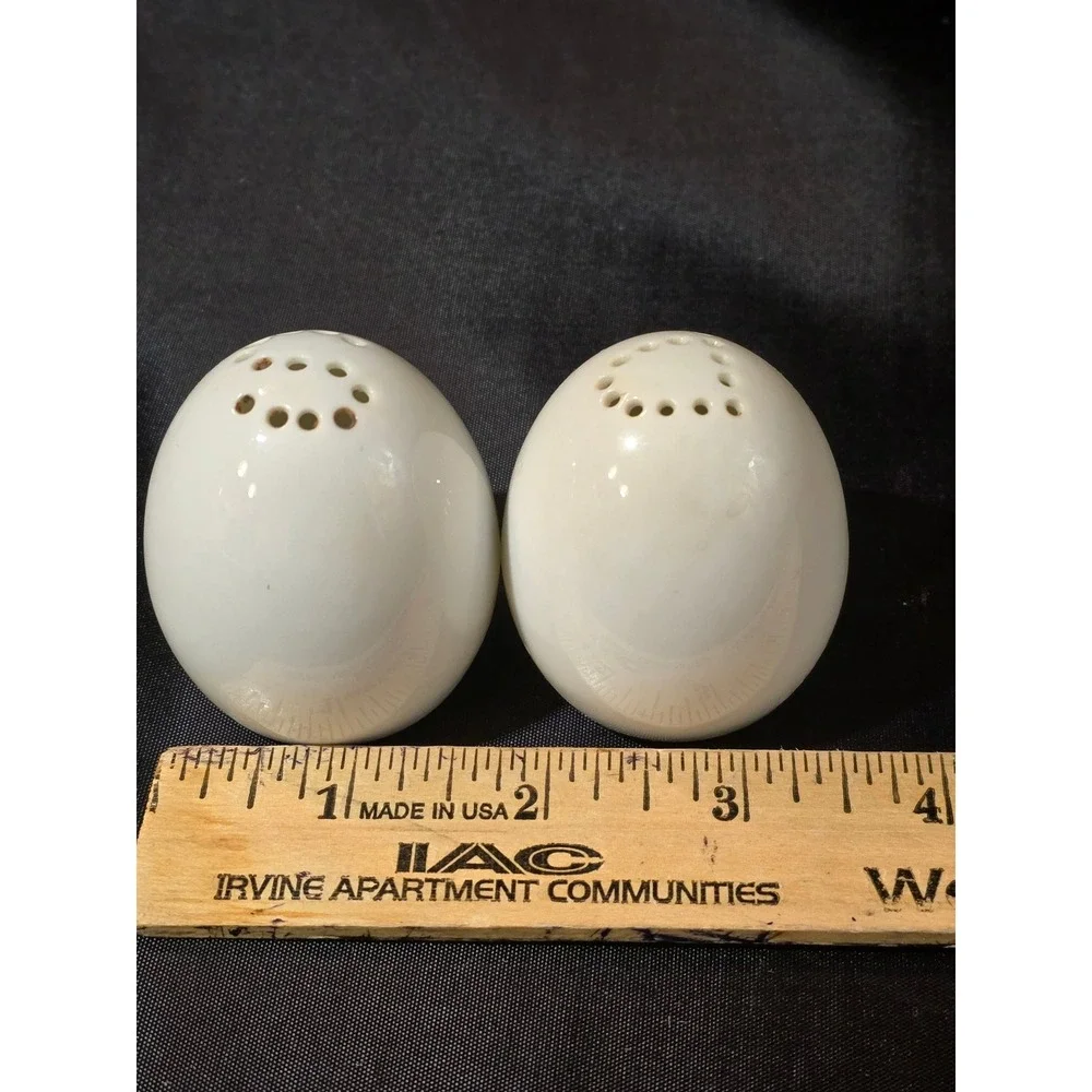 Fukagawa Arita Pattern 901 Porcelain Egg Salt Pepper Shakers Gold White Set of 2